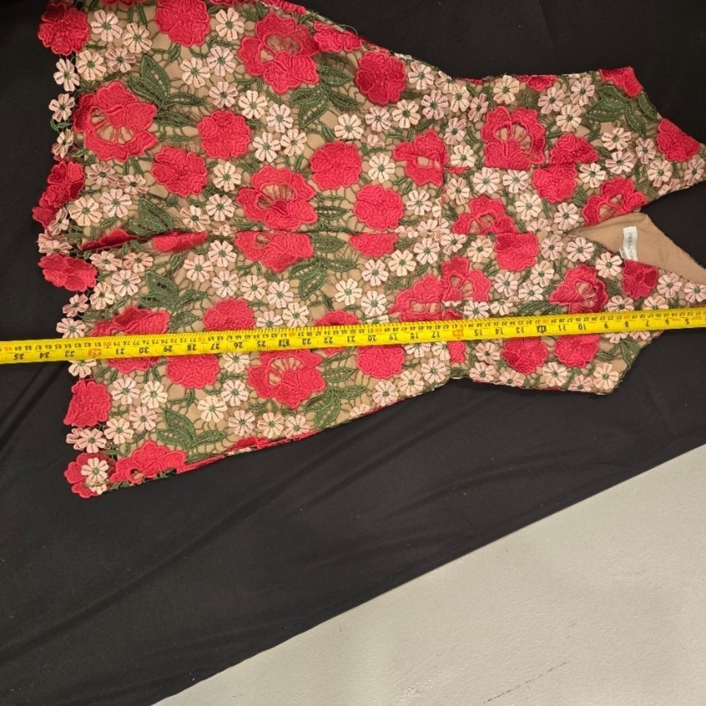 Dress The Population Floral Applique Emboidered Romper Size Medium - Picture 6 of 8